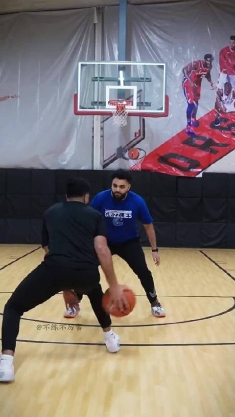 看看欧文的神奇上篮技术