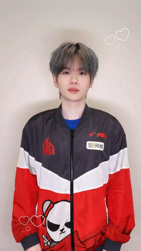 瓦达西cc酱是真的有在认真可爱的