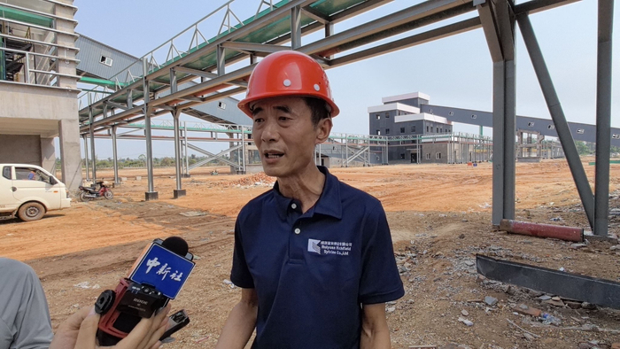 媒体团走进老挝中资企业感受中国速度中国质量