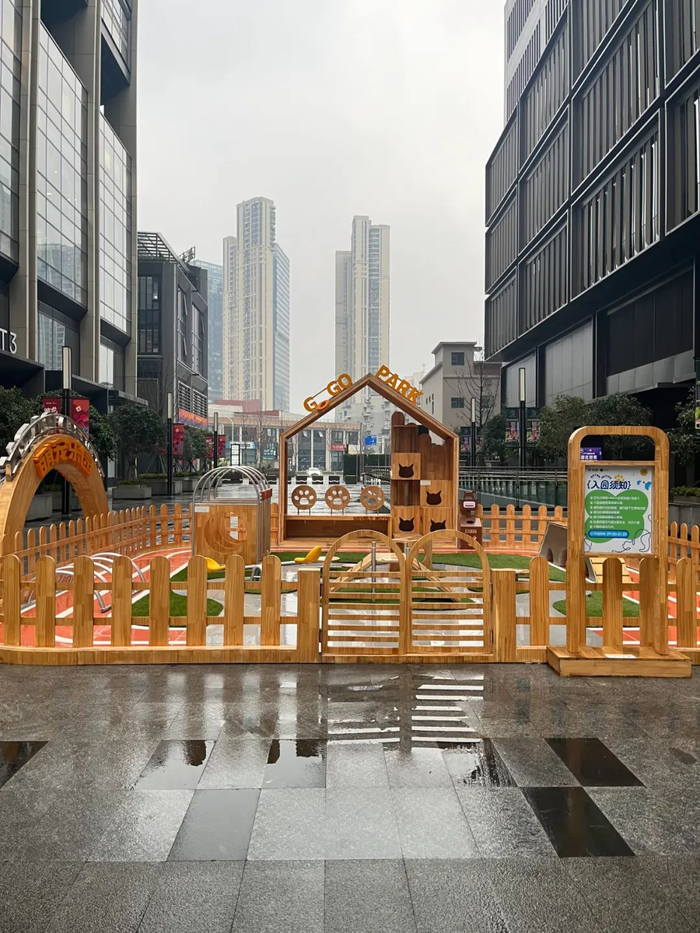 "仲夏夜之梦"华中首演,"地球护卫队"华中首演,嘻戏嘉年华巡游等活动