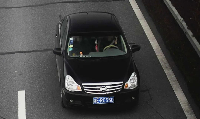 浙erc550违法地点:吴兴区织里镇滨湖大道乔溇路段11车辆号牌:浙e6330t