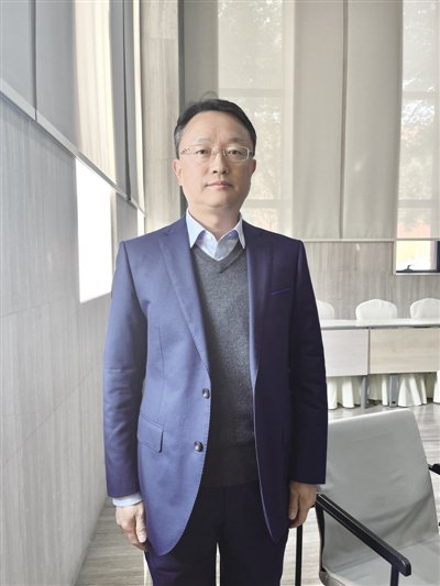 全国政协委员徐晋: 加快布局大科学装置 统筹推进芯片光电融合设计