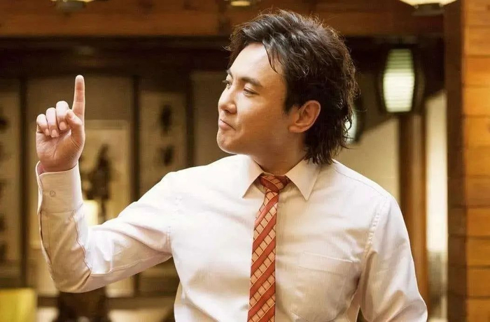 三人同框引热议,与警察合影需谨慎|沈腾_新浪新闻