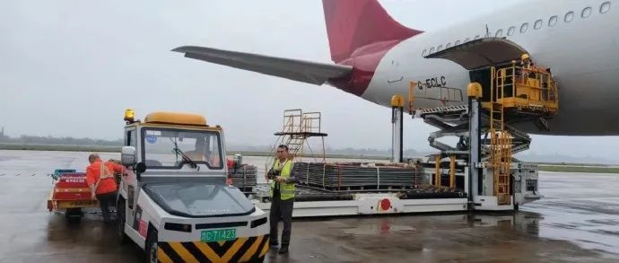 3月9日9时许,一架由英国伯恩茅斯国际机场起飞的a340-600飞机顺利抵达