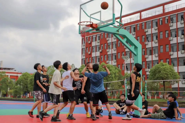 《新闻纵横》报道:全国人大代表程丽芬建议多举措加强学生课后体育