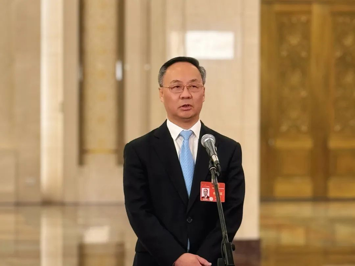 国家金融监管总局局长李云泽经济长期向好是防范化解金融风险的底气和