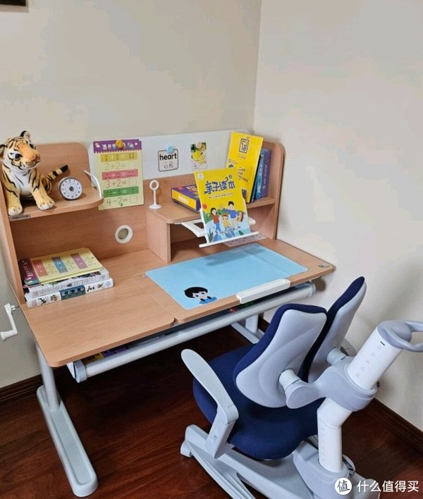 一年级开学礼物——护童学习桌|学习桌|护眼灯|写作业_新浪新闻