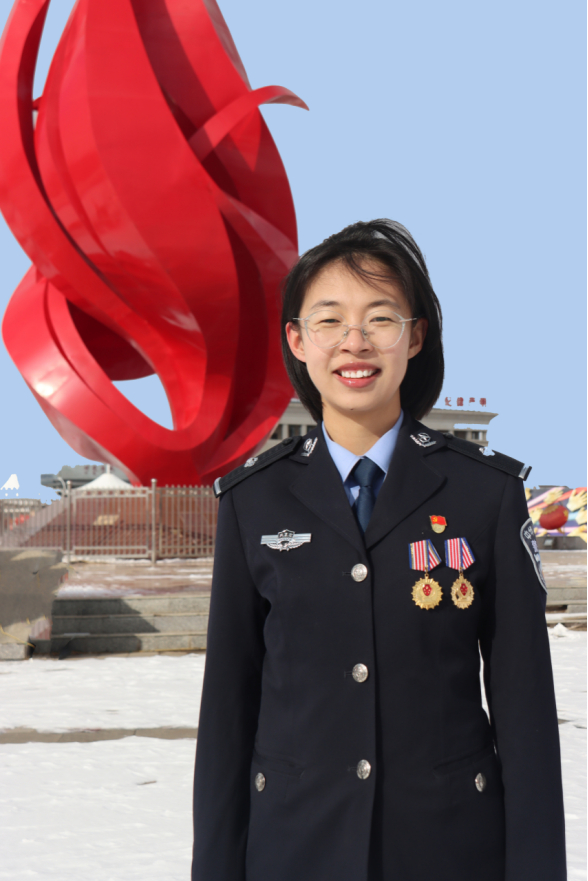 96年女民警任派出所教导员