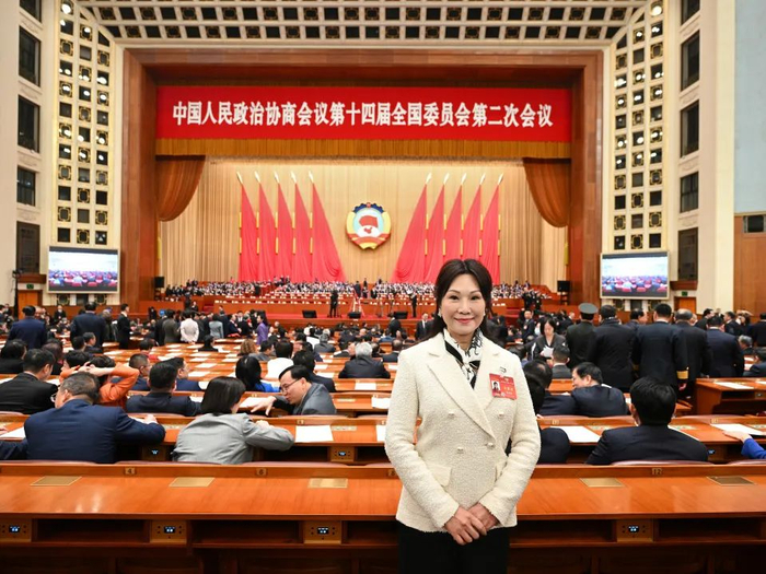 代表委员热议高质量发展 | 全国政协委员翟美卿:做好健康教育 化解