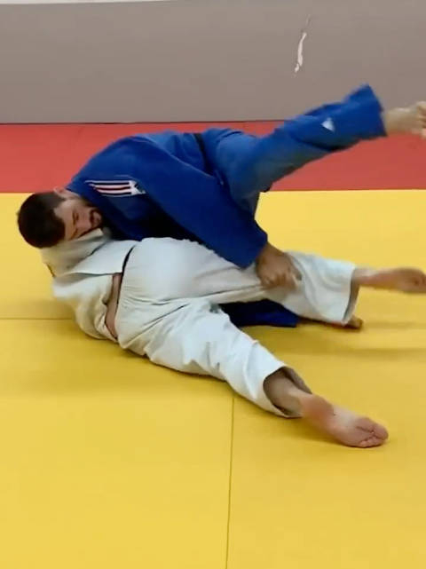 柔道里的摔降一体