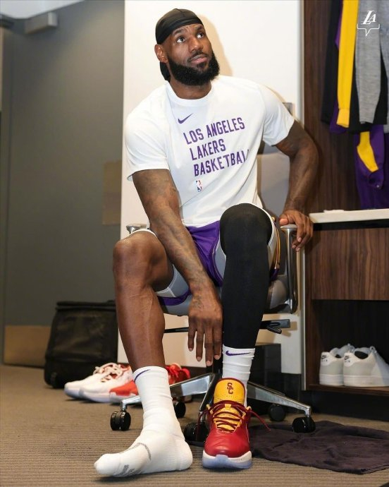 勒布朗·詹姆斯为南加州大学usc男篮安排了nike|勒布朗·詹姆斯|nike