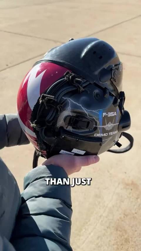 f35战斗机价值40万美元的头盔显示器