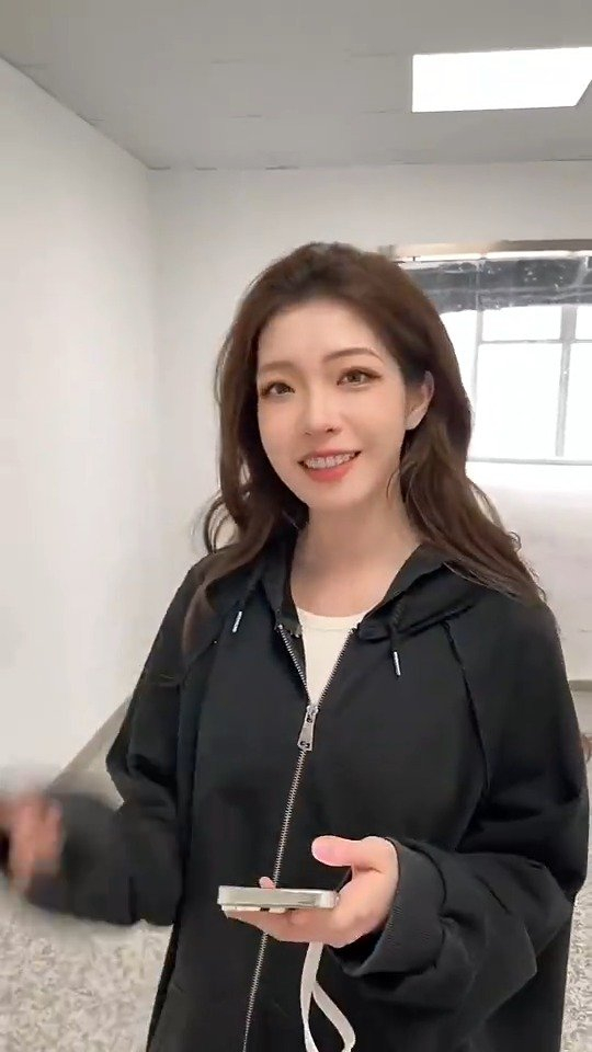 lpl主持希然iris应网友要求