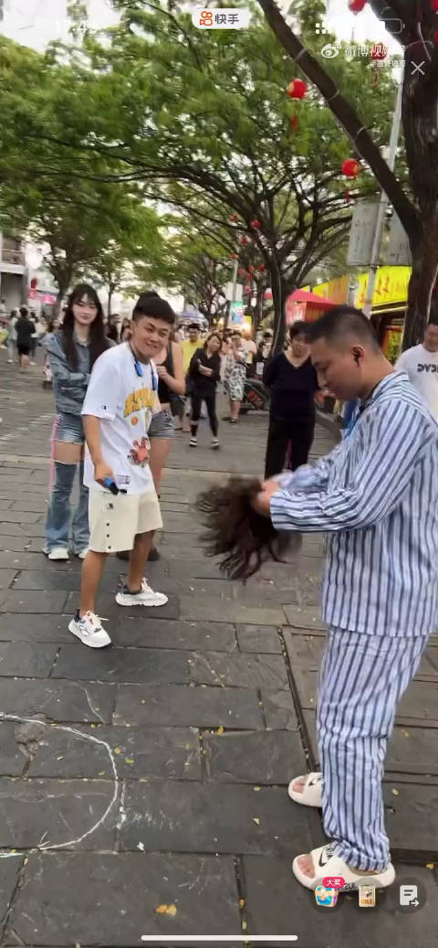 铁岭小辉配合小财神互动搞笑连连