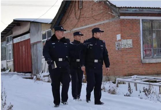 铁力市公安交警刘子政图片