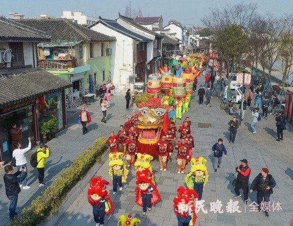 二月二龙抬头浦东三林老街上演传统民俗文化活动
