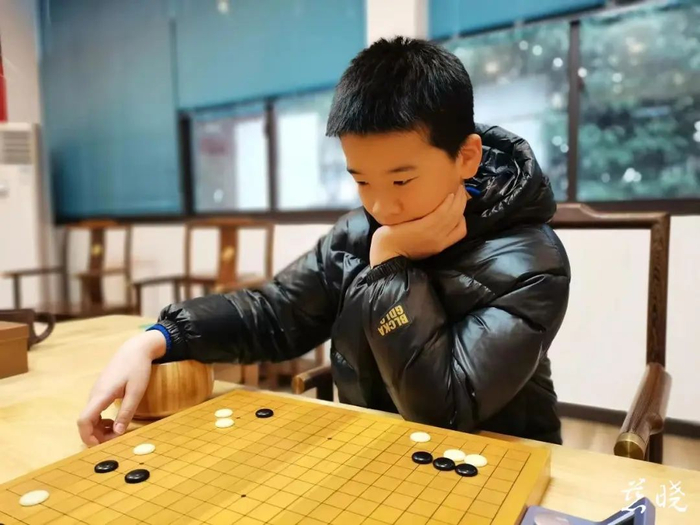 年仅13岁战胜9届棋王保持者慈溪28年来最年轻的围棋冠军是他