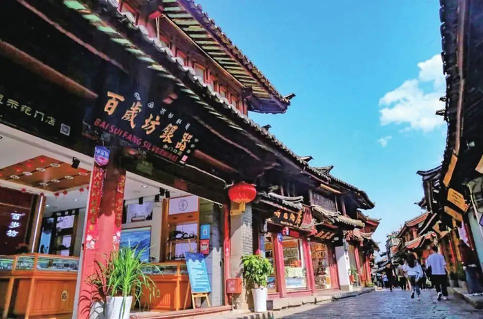 百岁坊银器门店 丽江百岁坊公司供图