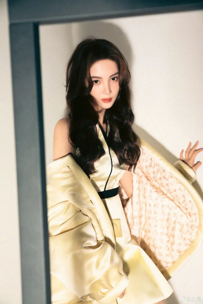 她单向取关,已见家长却又火速闹掰,原因疑曝光|金晨|胡夏|狗仔_新浪