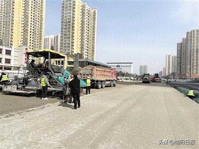 南阳市中心城区多条道路建设有序推进