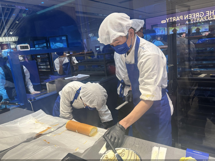 跟上市场变化，实现网红变长红