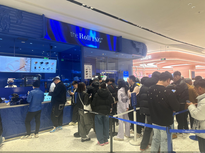 排队1小时，黄牛炒至百元