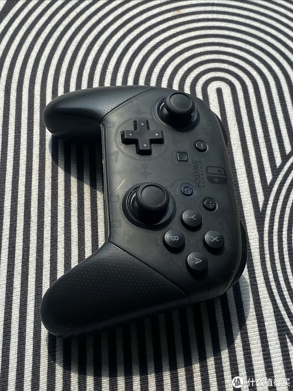 switch游戏机最重要的伴侣switchpro正版手柄分享