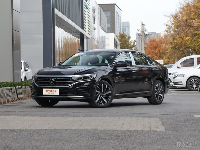 售1883万元起帕萨特出众款上市全系搭载20t高功率发动机
