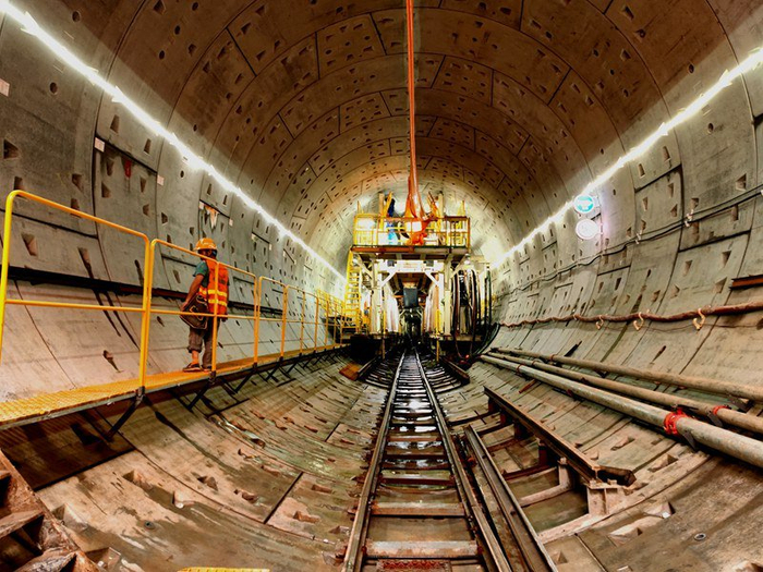 成都轨道交通17号线二期工程全线洞通|盾构|掘进|盾构机_新浪新闻