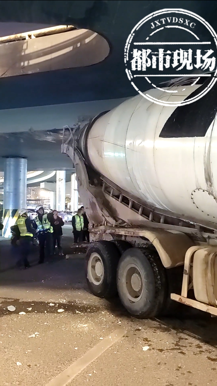 水泥|司机|引桥_新浪新闻