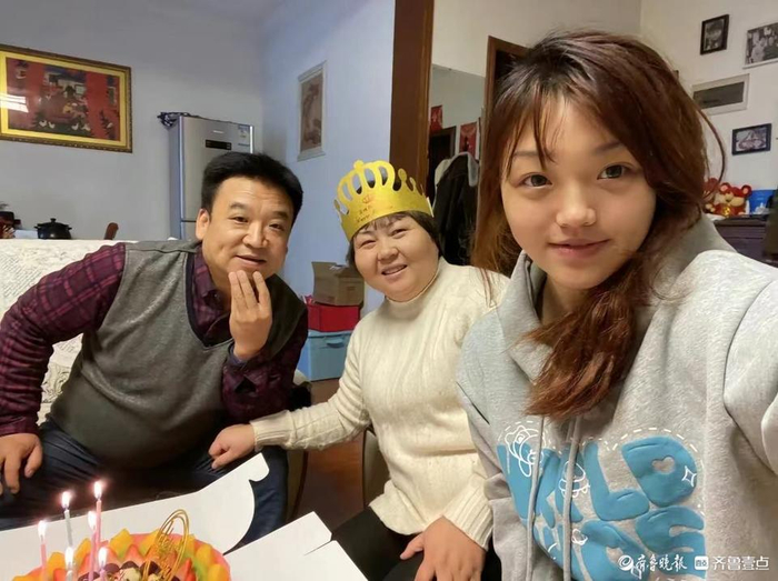 "电子爸妈"治好我的精神内耗|家庭_新浪新闻