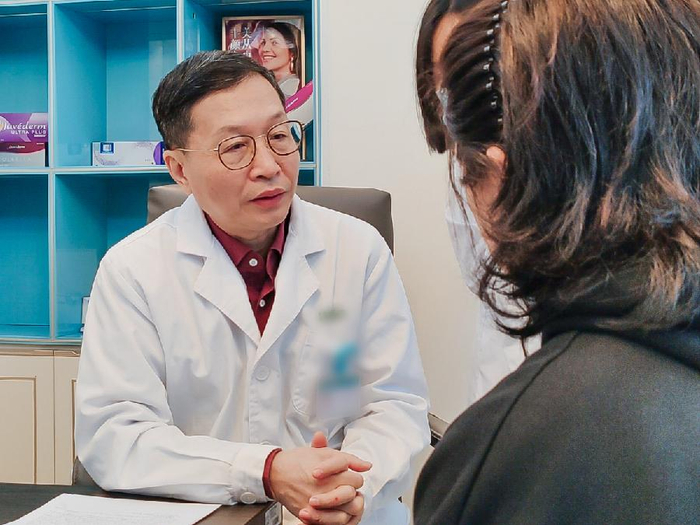 专家:坚持"三正规",理性求美|隆鼻|假体|胡志奇_新浪新闻