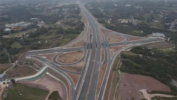 渝黔复线高速公路连接道工程建设现场。重庆住建供图