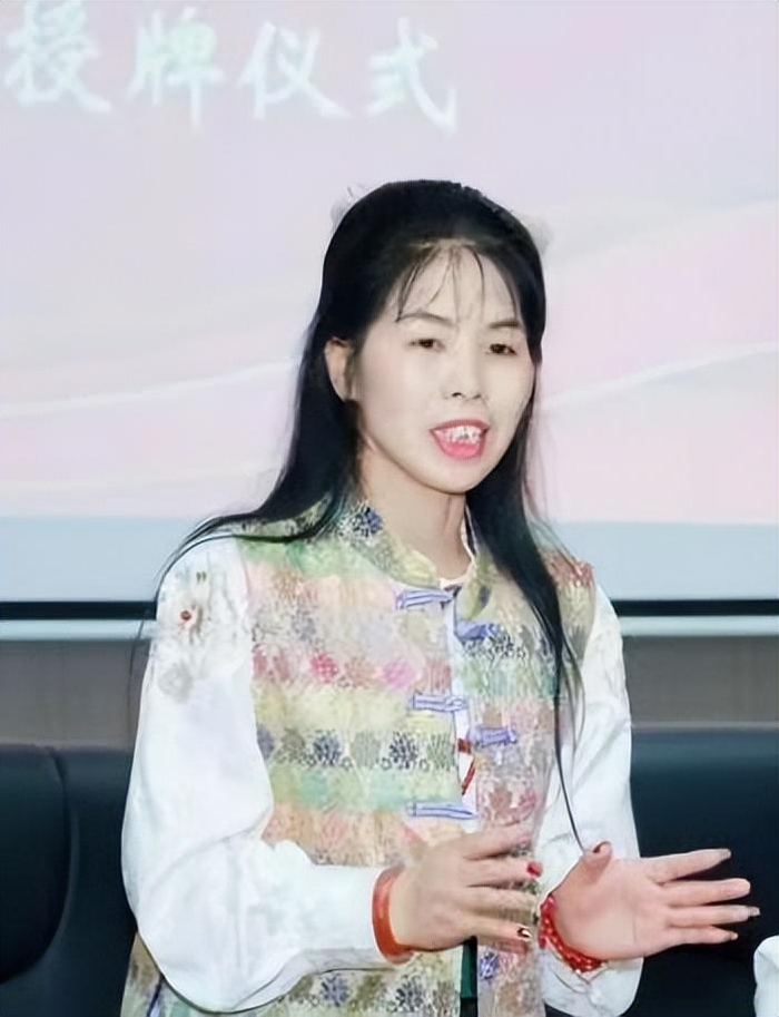 场组委会主任,乐普生健康管理(海南)有限公司董事长石鸿灵发表了讲话