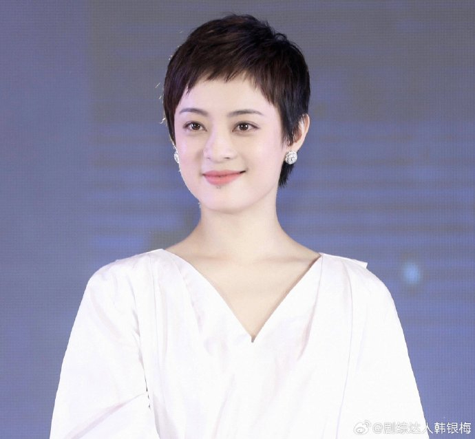 孙俪留长发颜值又回来了!