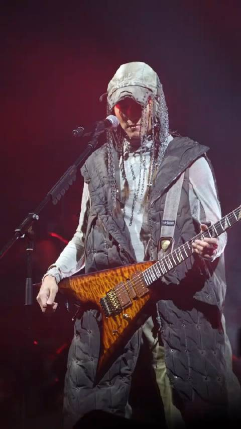 谢霆锋潜龙勿用新鲜现场歌手小谢来啦真的好久没有听到这首了