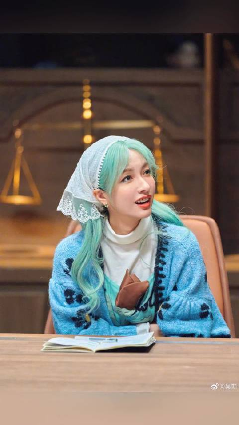 吴昕大侦探最新造型