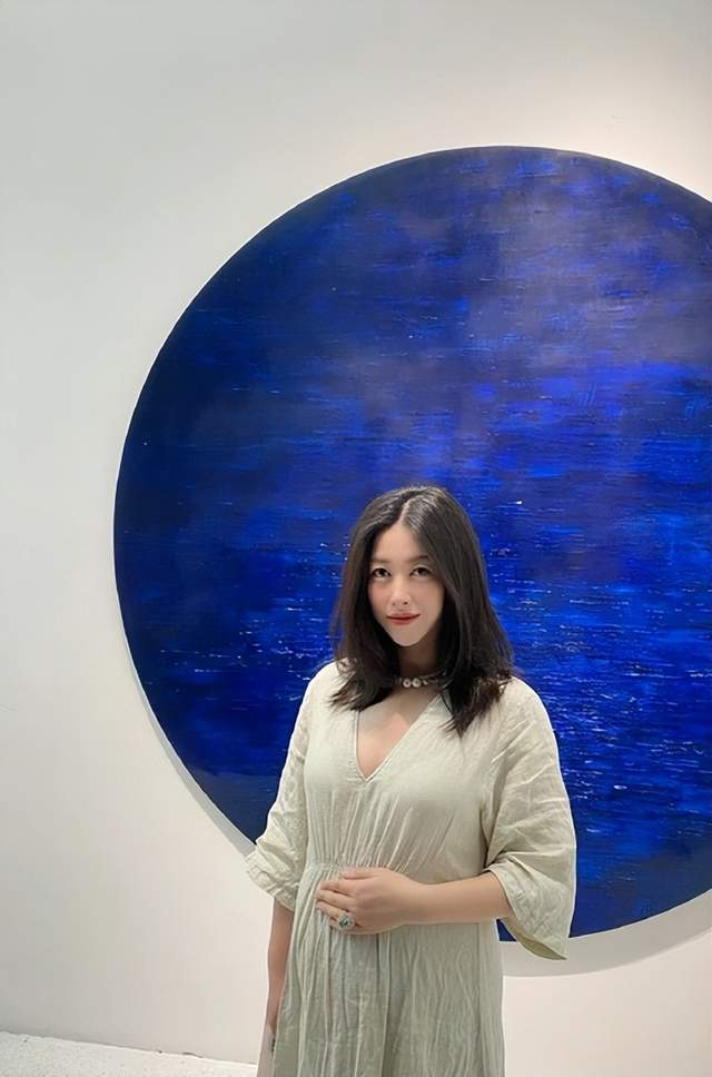 朱珠自曝瘦了近50斤,网友听了却不焦虑:脸好看的人胖瘦不重要