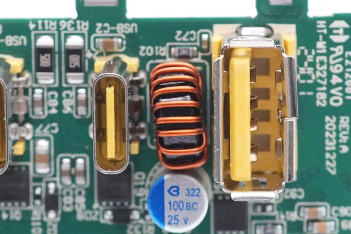 拆解报告aohi140w2c1a氮化镓充电器青春版