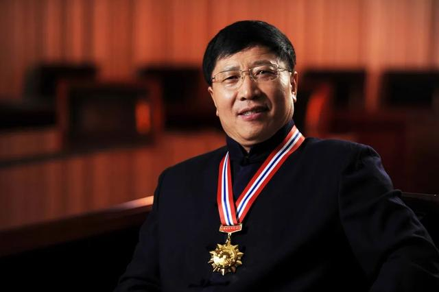 白山方大集团党委书记,董事长宁凤莲2023年3月,白山方大集团纪念"3