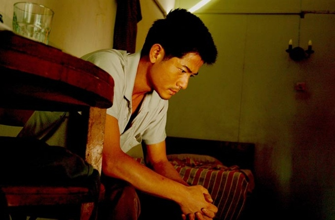 郭富城曾凭借电影《三岔口》(上图)《父子》(下图)蝉联金马奖最佳男