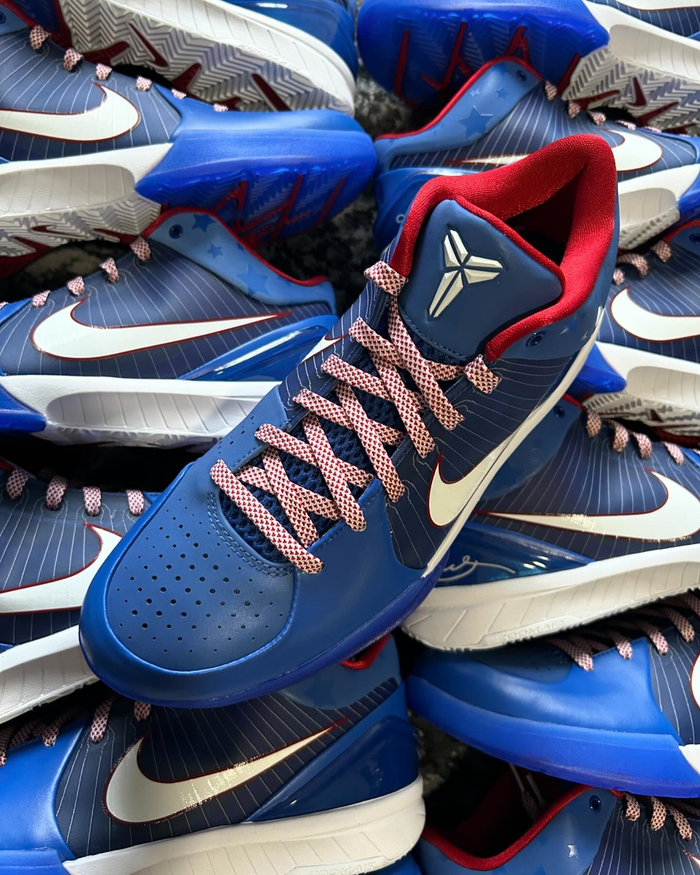 元年配色回归!两款 kobe 4 最新实物曝光!|费城|实物|科比_新浪新闻