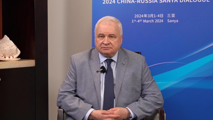 前俄罗斯驻华大使杰尼索夫要像中国人说的站得更高一些看得更远一些