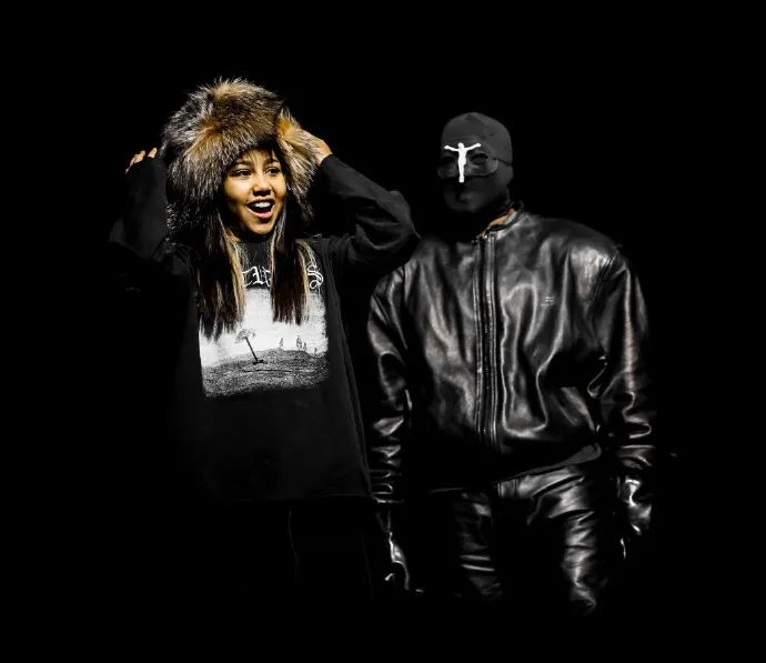 侃爷女儿north west也是音乐人了__财经头条