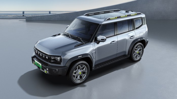 15t381马力续航1300km轴距2米8兼顾硬派与节能方程豹平替