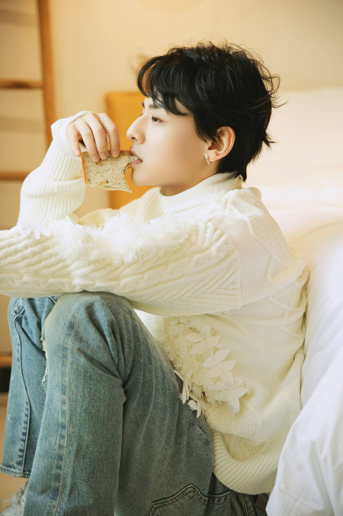 小兰花娱乐旗下演员白澍最新写真 春日慵懒风尽显温柔|白澍|兰花|写真