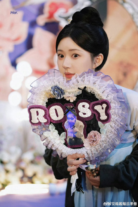 赵露思 刘宇宁珠帘玉幕杀青出图|赵露思|刘宇宁|珠帘_新浪新闻