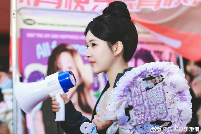 赵露思 刘宇宁珠帘玉幕杀青出图|赵露思|刘宇宁|珠帘_新浪新闻