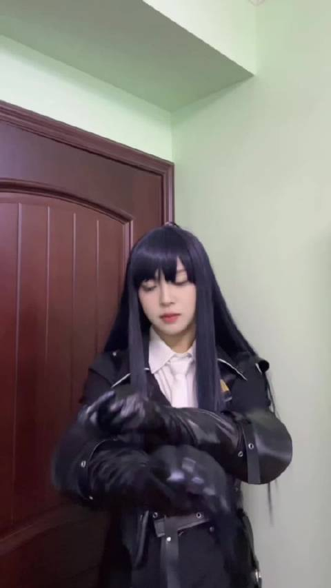 罗睺似乎挺擅长救火的哦🔥 今天试妆一下 画疤了结果磨皮磨光了给我