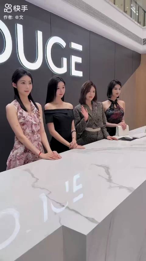 小雪花猫大人冰冰超人程儿